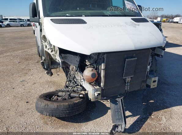 WDRPF0CDXKT008474 2019 FREIGHTLINER SPRINTER 2500 Белый Вид спереди