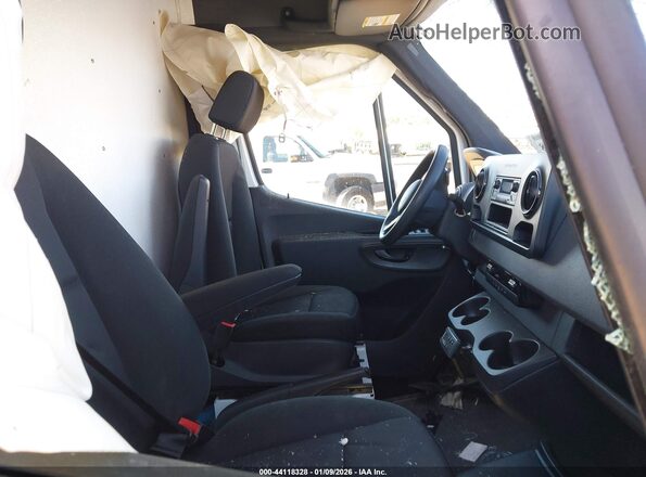 WDRPF1CD1KP061367 2019 FREIGHTLINER SPRINTER 2500 Белый Вид салона спереди