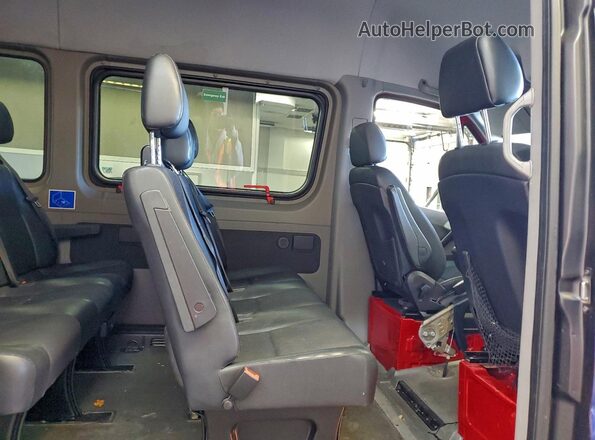 WDZFE7CD0JP632962 2018 MERCEDES-BENZ SPRINTER Blue Widok wnętrza z tyłu