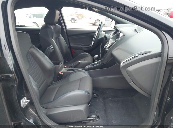 WF0DP3TH1H4125588 2017 FORD FOCUS RS Black წინა სალონის ხედი