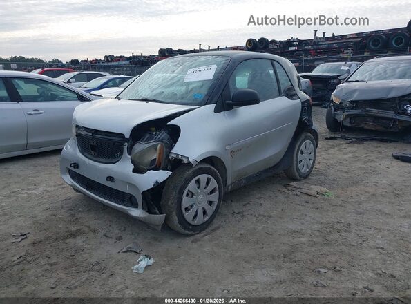 WMEFJ5DA0GK076468 2016 SMART FORTWO Серебряный Передняя левая четверть
