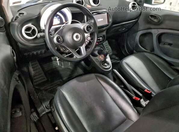 WMEFJ5DA0GK127578 2016 SMART FORTWO Двухцветный Вид панели приборов