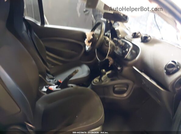 WMEFJ5DA9GK055571 2016 SMART FORTWO White Widok wnętrza z przodu