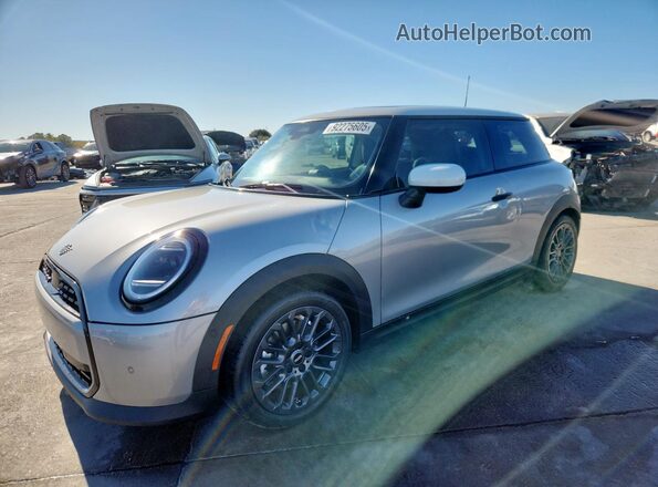 WMW13GD08S2X12176 2025 MINI COOPER Серебряный Передняя левая четверть