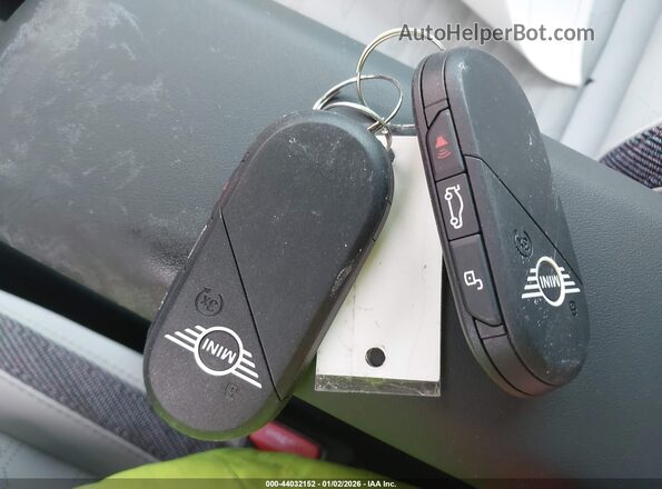 WMW23GD00S2W18443 2025 MINI HARDTOP Белый Вид панели приборов