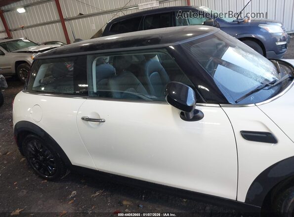 WMW33DH03P2T12759 2023 MINI HARDTOP Beige Вид задньої частини салону