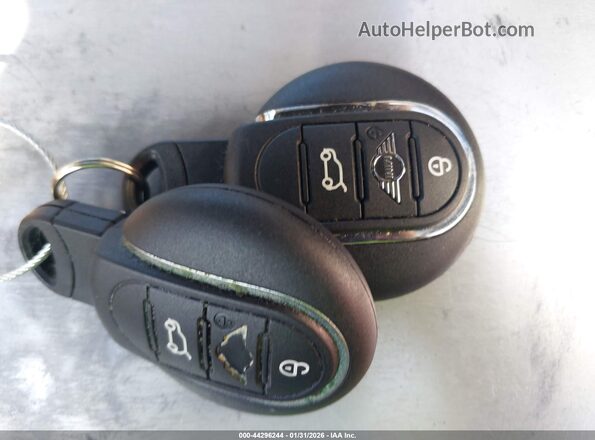WMW33DH07N2R59369 2022 MINI HARDTOP Кремовый Вид панели приборов