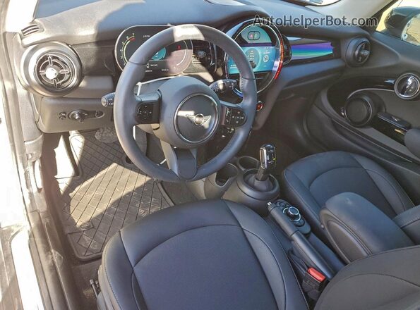 WMW33DH08P2T47300 2023 MINI COOPER White წინა პანელის ხედი