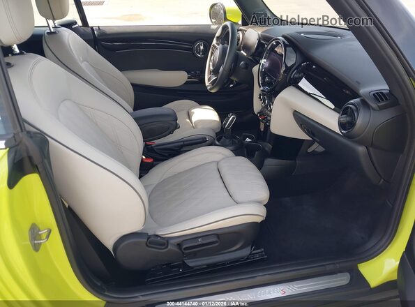 WMW43DL08P3P95204 2023 MINI CONVERTIBLE Зеленый Вид салона спереди