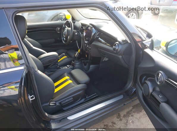 WMW53DH05P2T35615 2023 MINI HARDTOP Black Вид салону спереду