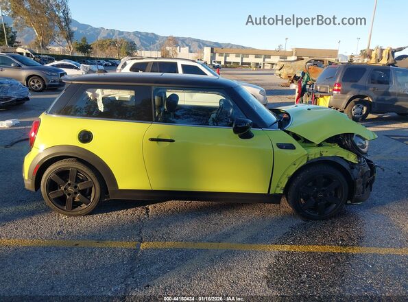 WMW53DH0XP2T76063 2023 MINI HARDTOP Green Widok wnętrza z tyłu