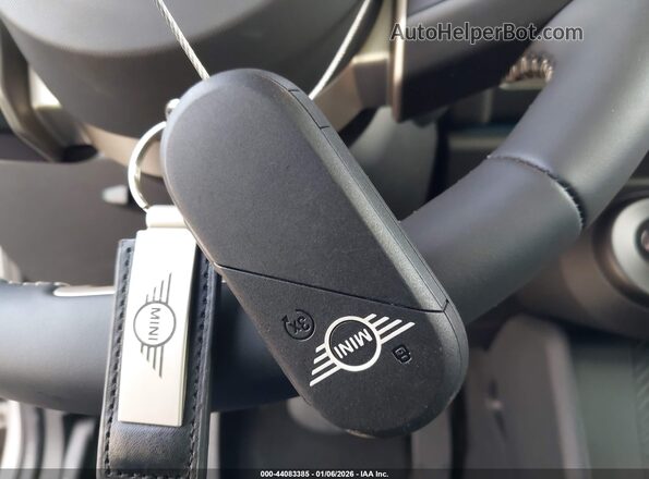 WMW53GD08S2W45886 2025 MINI HARDTOP Бежевый Вид панели приборов
