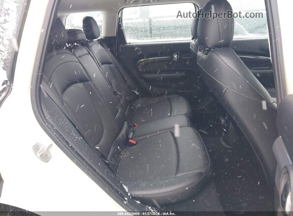 WMWLU5C30H2E84336 2017 MINI CLUBMAN Белый Вид наклейки с VIN-кодом