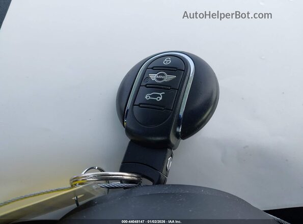 WMWLU5C50H2E83043 2017 MINI CLUBMAN Серый Вид панели приборов