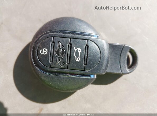 WMWXP5C55K2H96962 2019 MINI HARDTOP Красный Вид панели приборов