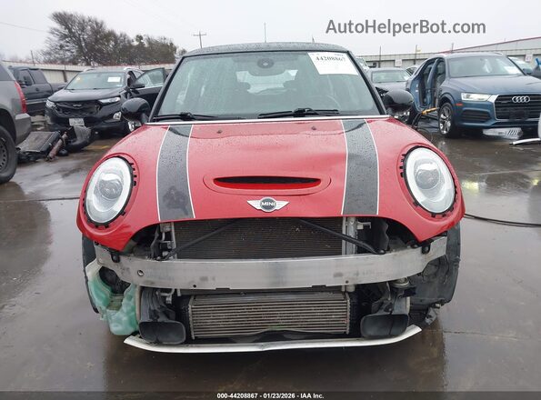 WMWXP7C3XH2C61807 2017 MINI HARDTOP Красный Вид задней части салона