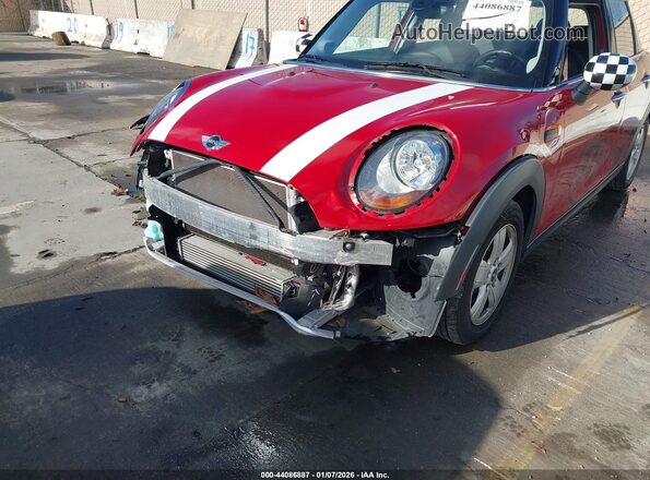 WMWXU1C53G2D08228 2016 MINI HARDTOP Red Вид задньої частини салону