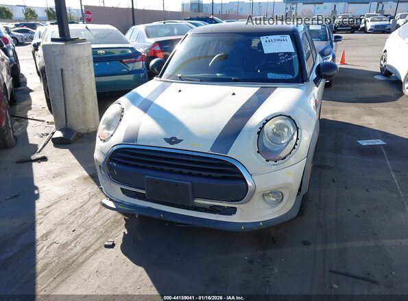 WMWXU1C55J2F79895 2018 MINI HARDTOP White Вид спереду