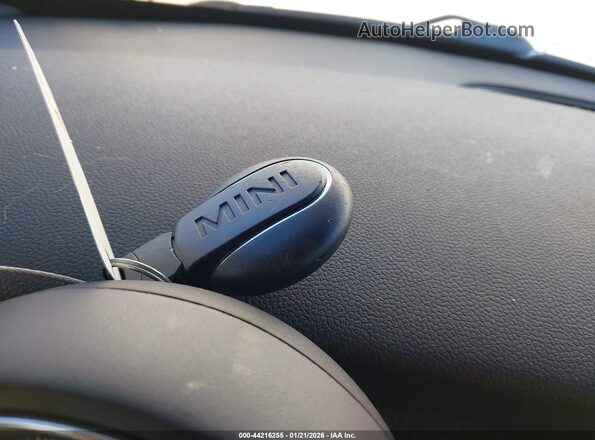 WMWXU7C04L2L89965 2020 MINI HARDTOP Белый Вид панели приборов