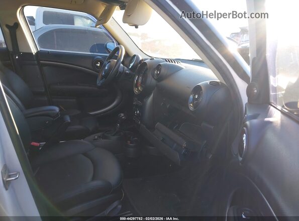 WMWZC3C5XGWT08451 2016 MINI COUNTRYMAN Белый Вид салона спереди
