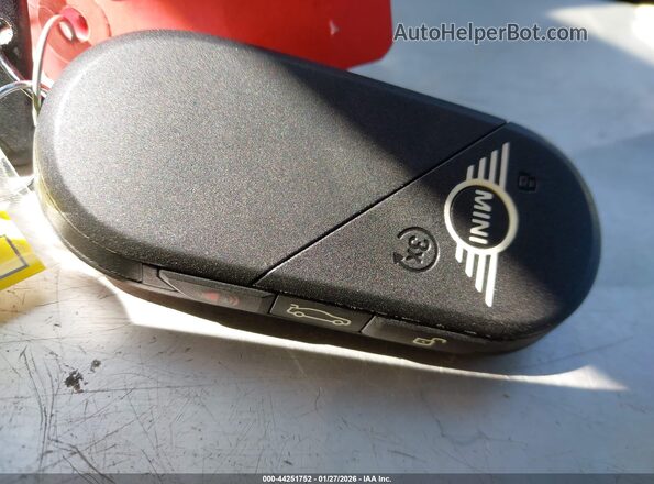 WMZ23GA04T7U74293 2026 MINI COUNTRYMAN Серый Вид панели приборов