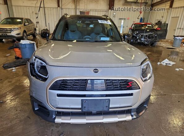 WMZ23GA08S7S29303 2025 MINI COUNTRYMAN Серебряный Вид спереди