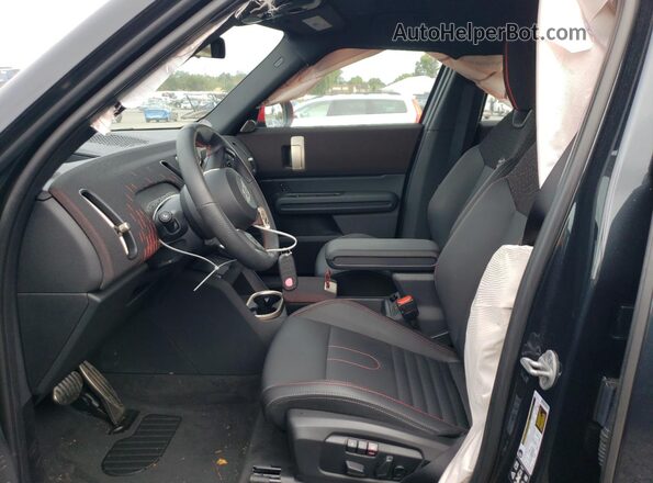 WMZ33GA08S7R15670 2025 MINI COUNTRYMAN Серый Вид салона спереди