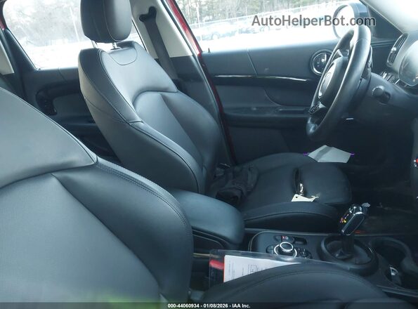 WMZ83BR07P3R28311 2023 MINI COUNTRYMAN Красный Вид салона спереди