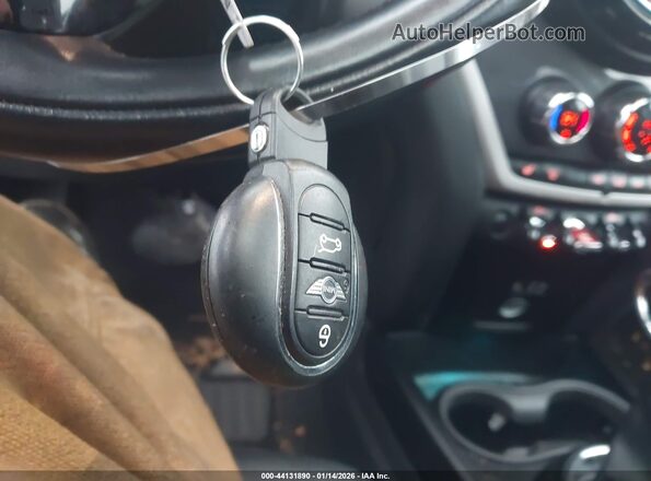WMZYT3C32H3B66468 2017 MINI COUNTRYMAN Серебряный Вид панели приборов