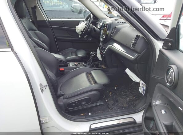 WMZYT5C31J3D82328 2018 MINI COUNTRYMAN Белый Вид салона спереди