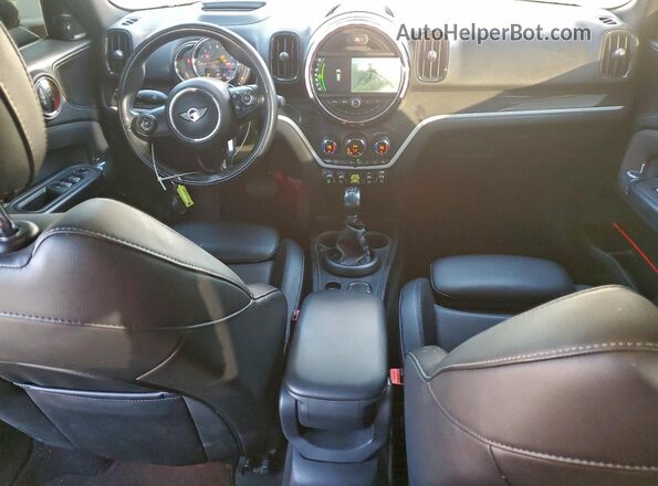 WMZYU7C49J3E56483 2018 MINI COOPER Серый Вид панели приборов