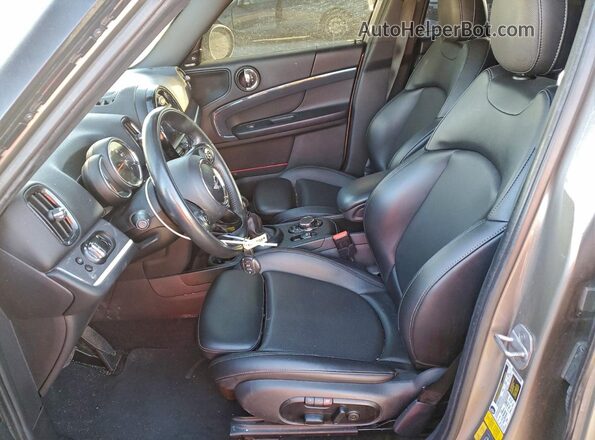 WMZYU7C49J3E56483 2018 MINI COOPER Серый Вид салона спереди