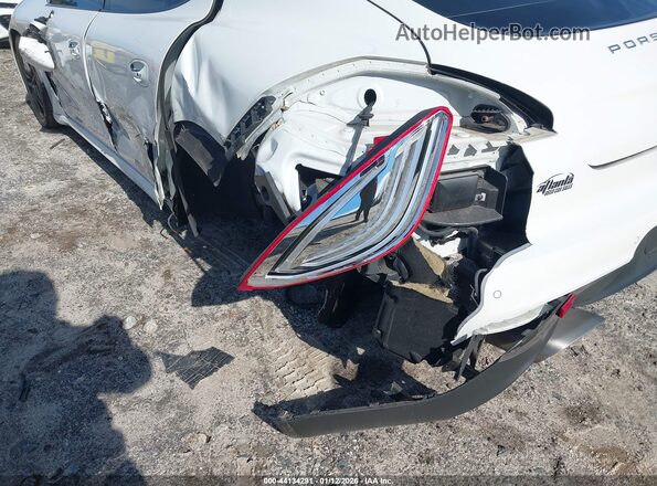 WP0AA2A70GL000159 2016 PORSCHE PANAMERA Белый Вид спереди
