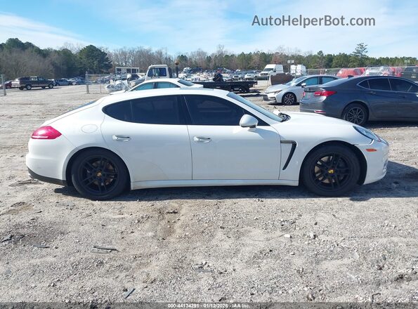 WP0AA2A70GL000159 2016 PORSCHE PANAMERA Белый Вид задней части салона