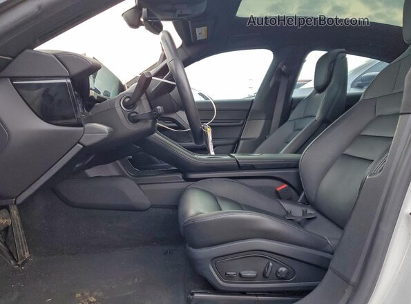 WP0AA2Y17NSA11344 2022 PORSCHE TAYCAN Белый Вид салона спереди