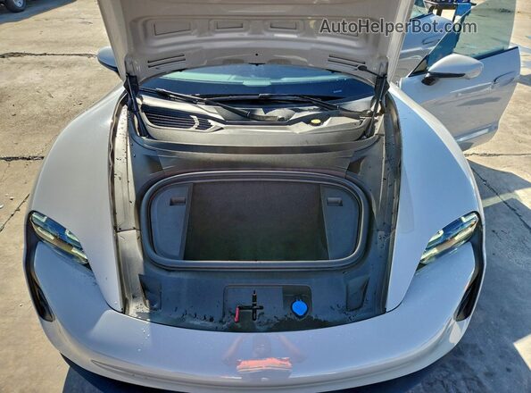 WP0AD2Y11PSA48206 2023 PORSCHE TAYCAN Silver Widok wnętrza z tyłu