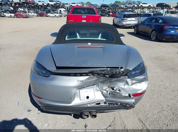 WP0CB2A85JS228301 2018 PORSCHE 718 BOXSTER Silver Front view
