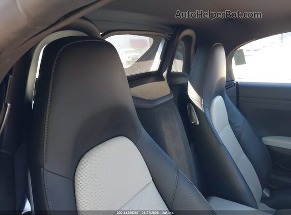 WP0CB2A85JS228301 2018 PORSCHE 718 BOXSTER Silver VIN sticker view