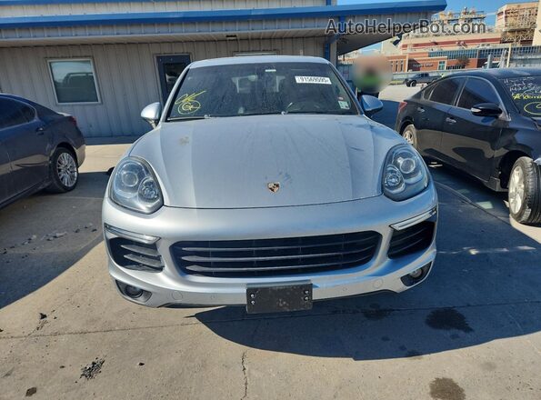 WP1AA2A20JKA01201 2018 PORSCHE CAYENNE Серебряный Вид спереди