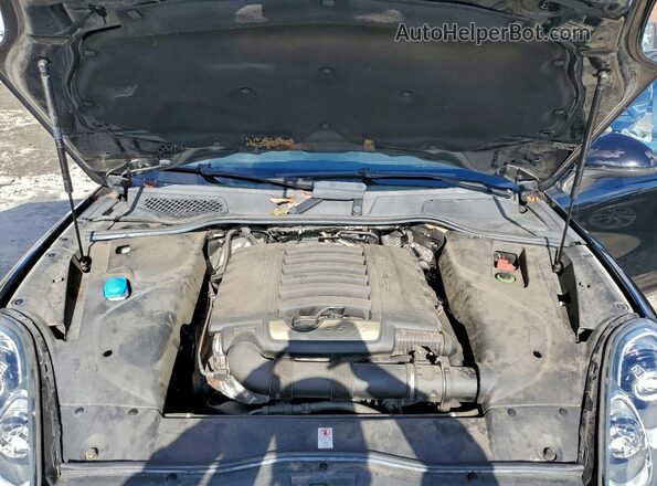 WP1AA2A23JKA03136 2018 PORSCHE CAYENNE Black Widok wnętrza z tyłu