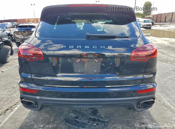 WP1AA2A23JKA03136 2018 PORSCHE CAYENNE Black Widok z tyłu