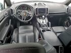 2018 Porsche Cayenne Silver vin: WP1AA2A23JKA05680