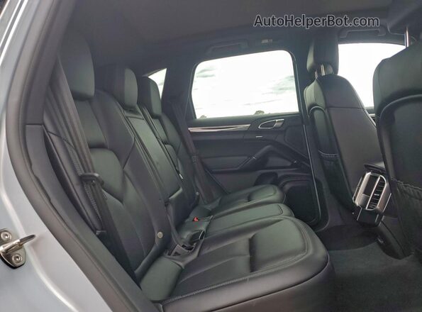 WP1AA2A23JKA05680 2018 PORSCHE CAYENNE Silver Rear interior view