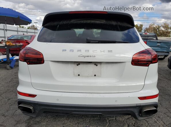 WP1AA2A26JKA05799 2018 PORSCHE CAYENNE White Rear view