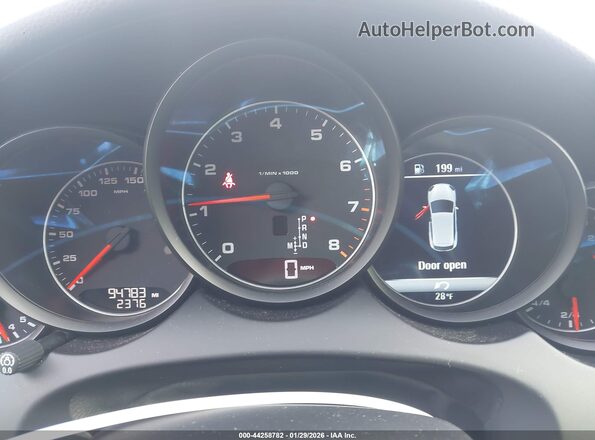 WP1AA2A29JKA03853 2018 PORSCHE CAYENNE Black Widok tylnych siedzeń