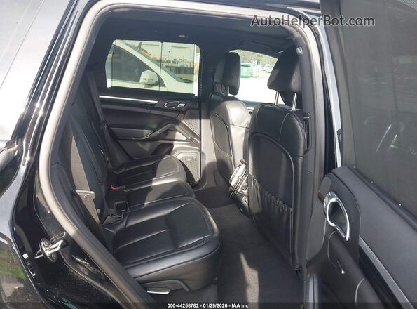 WP1AA2A29JKA03853 2018 PORSCHE CAYENNE Black Widok naklejki z numerem VIN