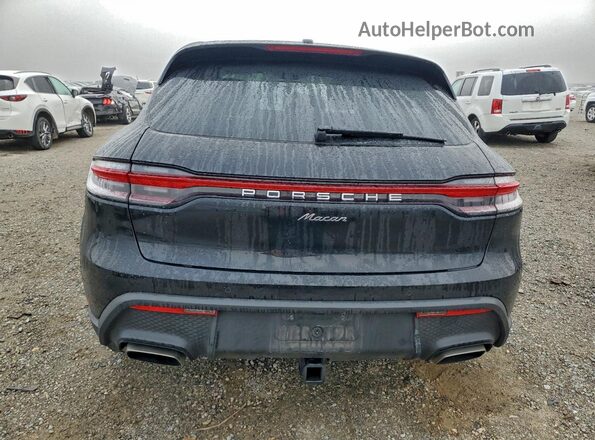 WP1AA2A56PLB15569 2023 PORSCHE MACAN Black Widok z tyłu