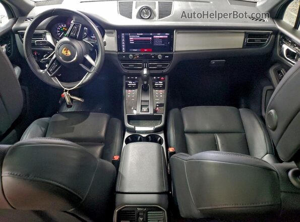 WP1AA2A59PLB04193 2023 PORSCHE MACAN Красный Вид панели приборов