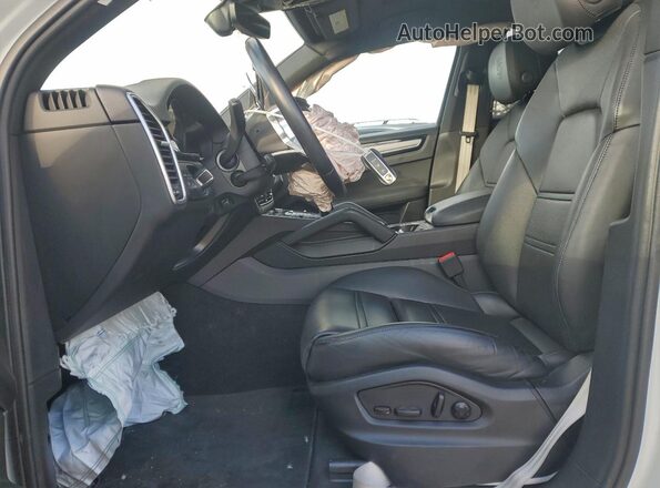 WP1AA2AY0NDA07014 2022 PORSCHE CAYENNE Белый Вид салона спереди