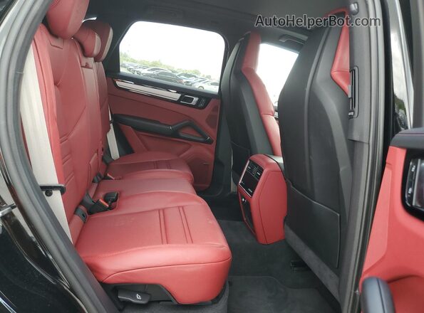 WP1AA2AY0PDA10286 2023 PORSCHE CAYENNE Black Widok wnętrza z tyłu